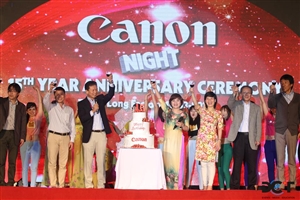 Cùng nâng ly chúc mừng sinh nhật Canon Việt nam 15 năm tuổi
